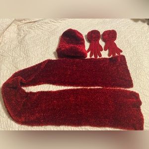 Scarf, hat and gloves